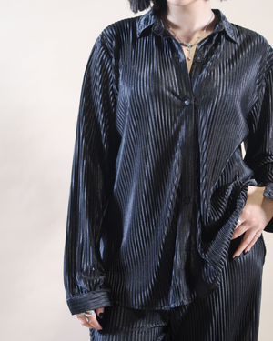
                  
                    Load image into Gallery viewer, Plissé Buttoned Shirt - Black
                  
                