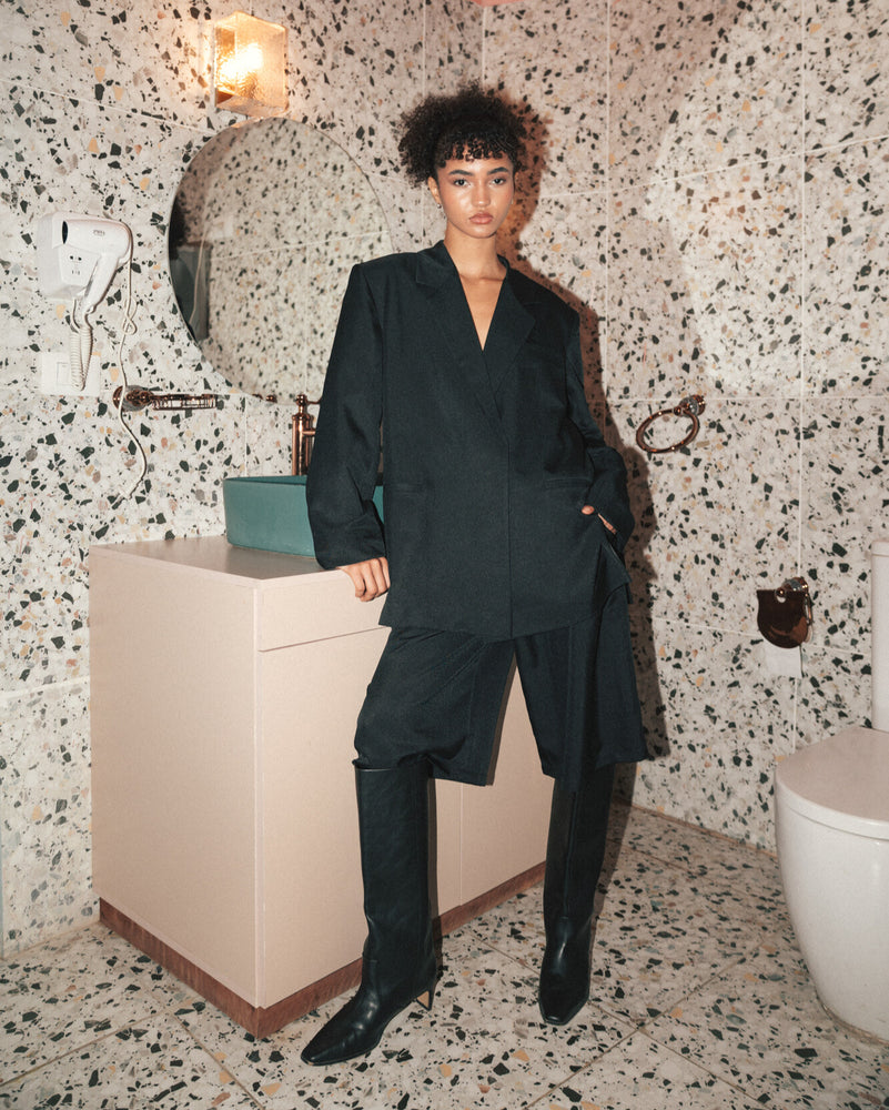 
                  
                    Load image into Gallery viewer, Ebony Boxy Slit Blazer
                  
                