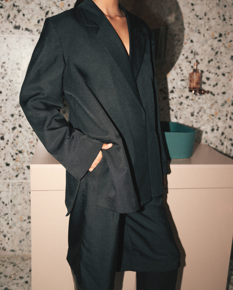 
                  
                    Load image into Gallery viewer, Ebony Boxy Slit Blazer
                  
                