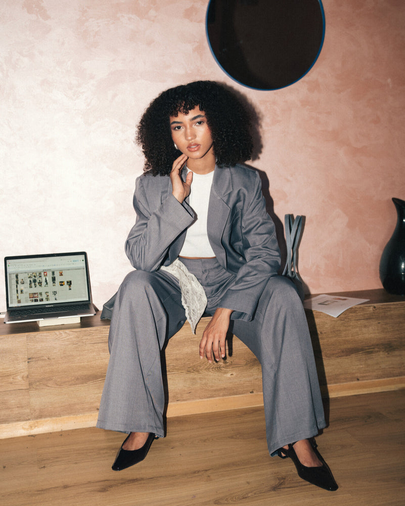 
                  
                    Load image into Gallery viewer, Ash Boxy Slit Blazer
                  
                