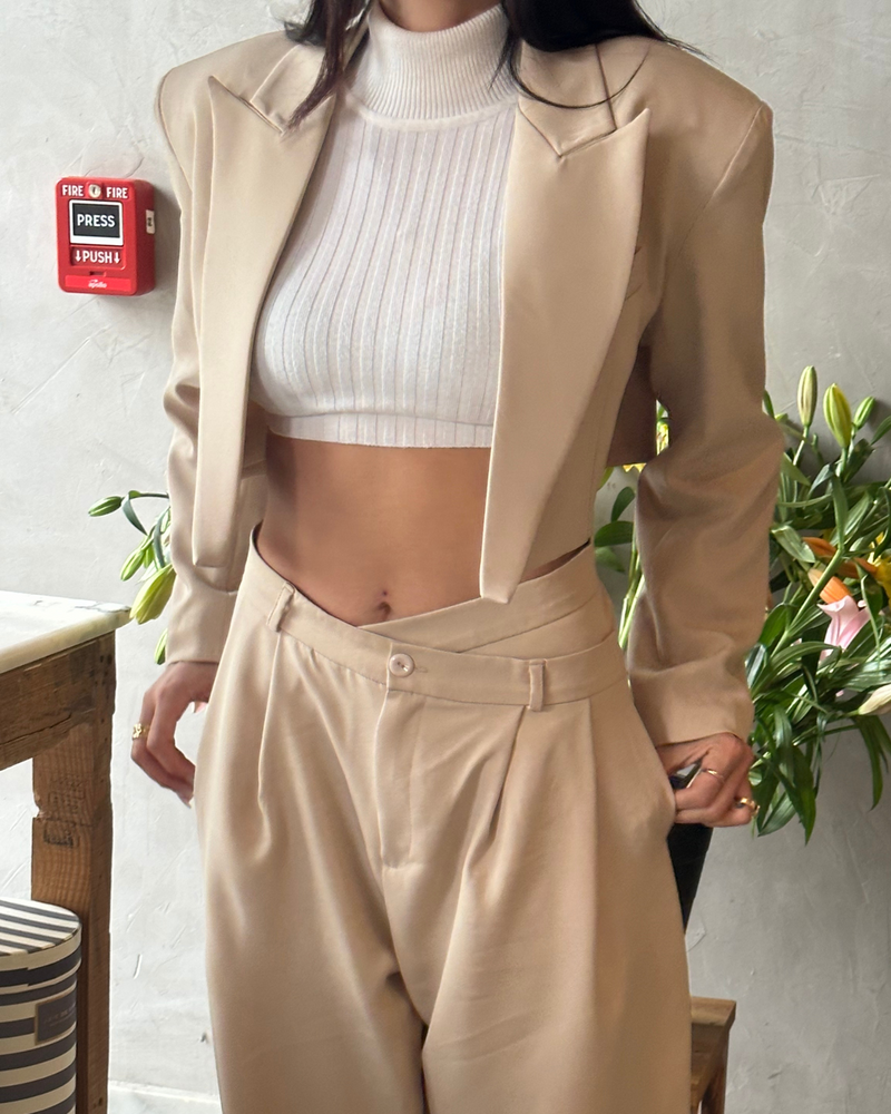 
                  
                    Load image into Gallery viewer, Boxy Cropped Blazer - Beige
                  
                