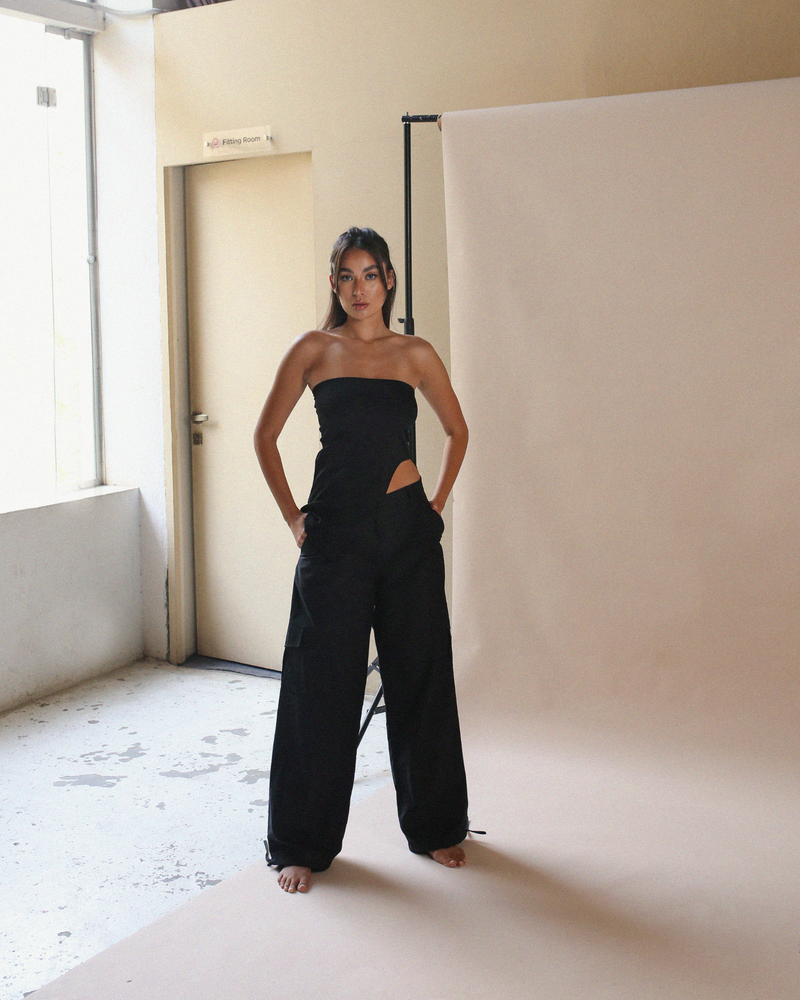 
                  
                    Load image into Gallery viewer, Side Slit Bandeau Top - Black
                  
                